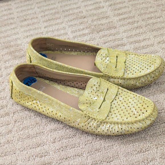 NWOB Johnston & Murphy Perforated Women's Loafers Lime Green Metallic 7.5 - Picture 3 of 5